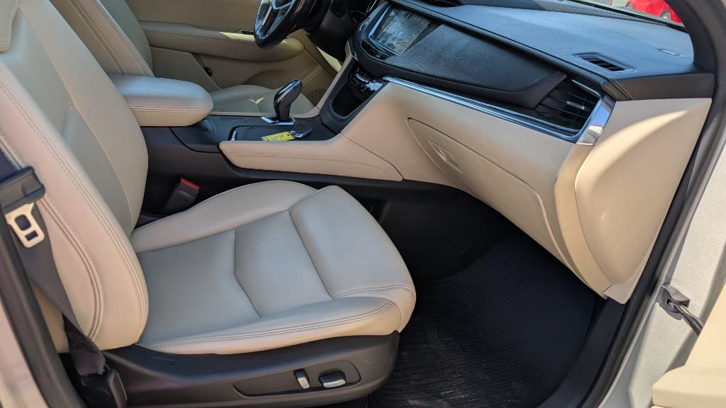 2017 Cadillac XT5 Base - Photo 11