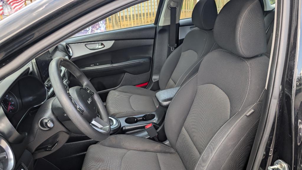2022 Kia FORTE LXS - Photo 8