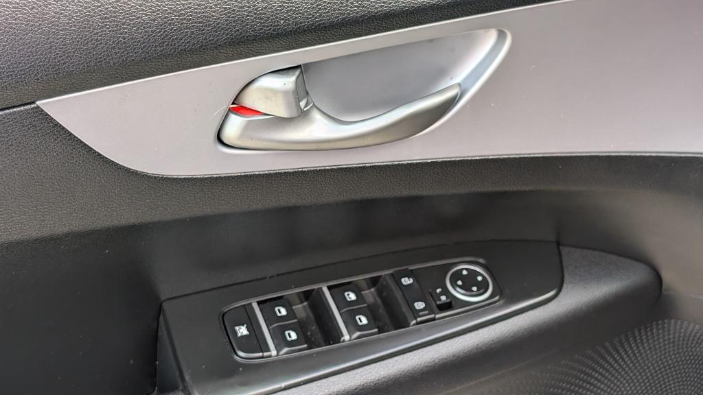 2022 Kia FORTE LXS - Photo 7