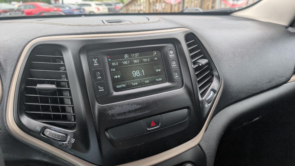 2016 Jeep Cherokee Latitude - Photo 24