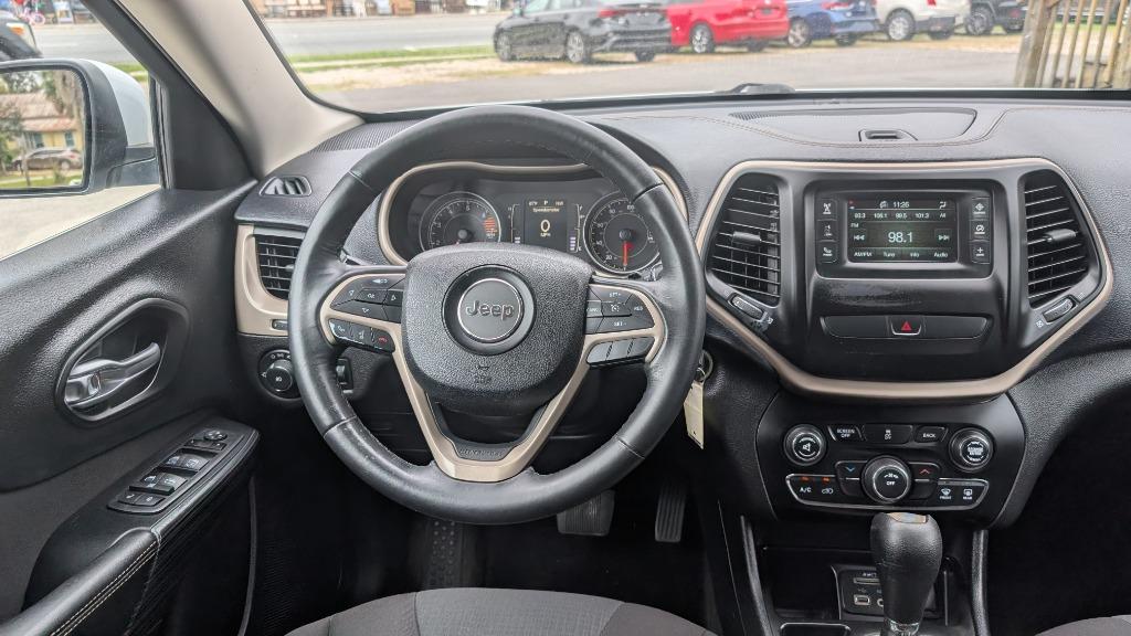 2016 Jeep Cherokee Latitude - Photo 14